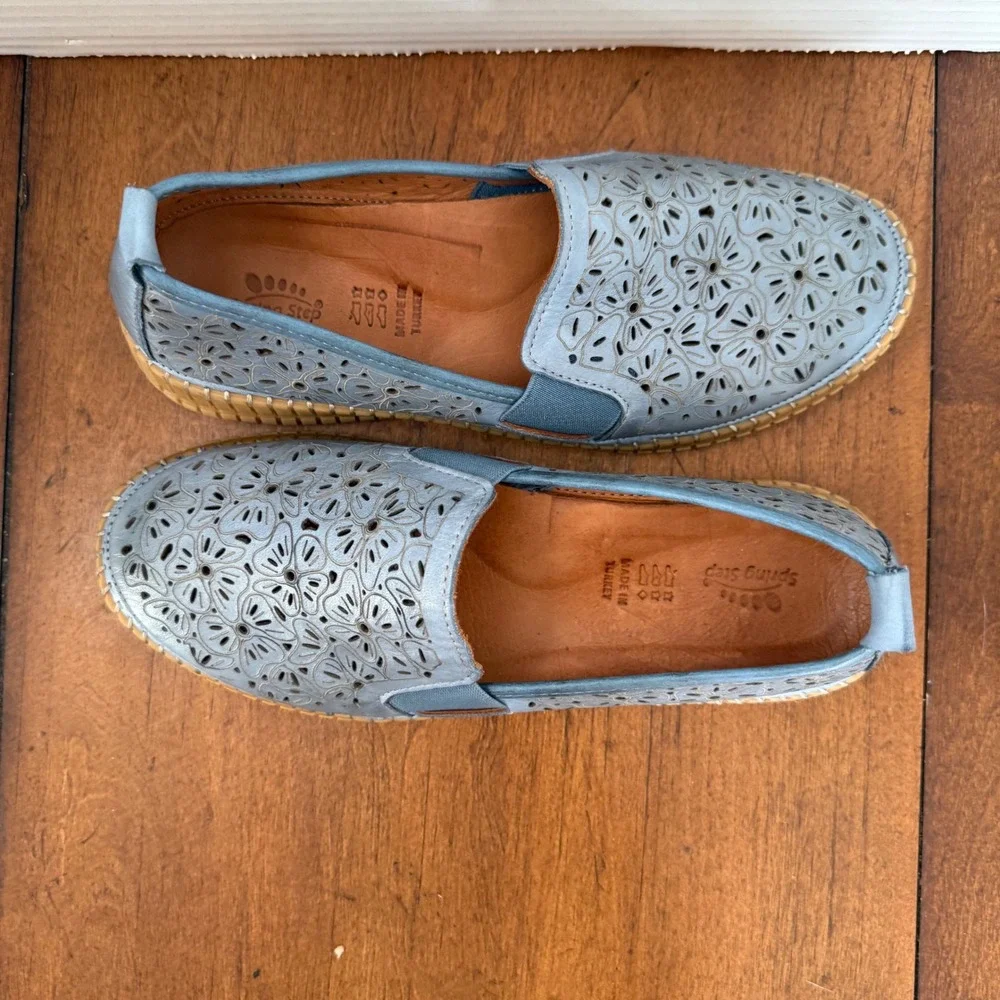 Spring Step Women Blue Leather Floral Laser Cut‎ Slip On Loafer Flats Size 37